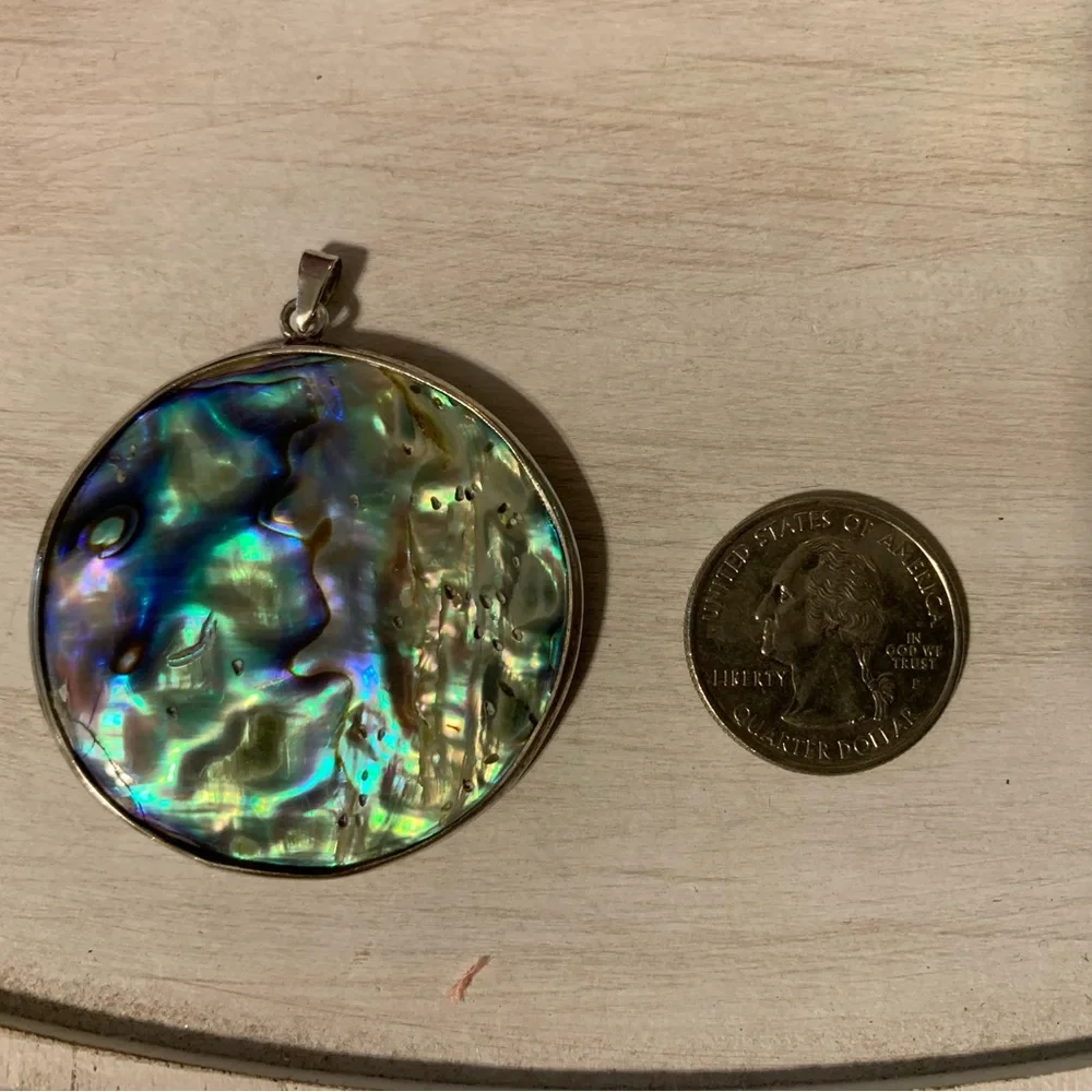 Sterling Silver & Seashell Pendant - Picture 3 of 6
